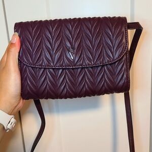 Vera Wang burgundy shoulder purse